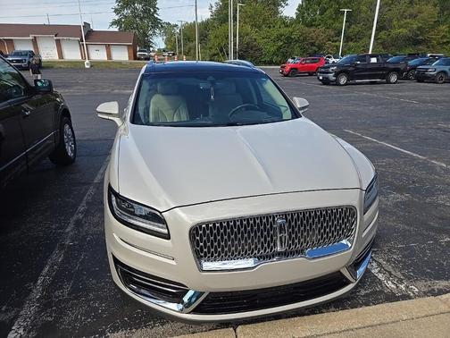 2019 Lincoln Nautilus Select