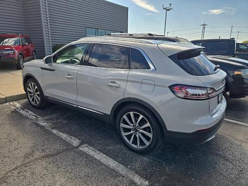 2019 Lincoln Nautilus Select