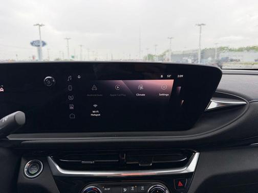 Summit White 2024 Buick Envista Sport Touring