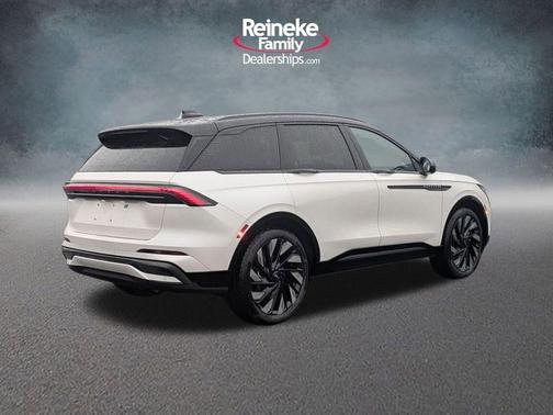 White Platinum Clearcoat Metallic 2026 Lincoln Nautilus Reserve