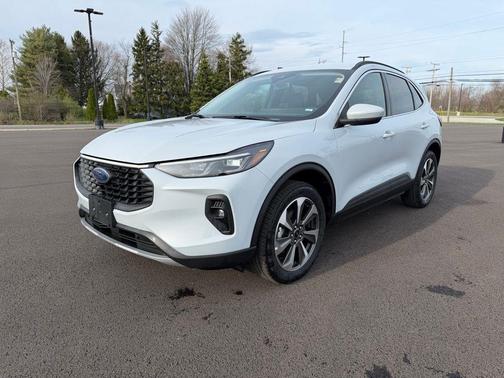 2025 Ford Escape Platinum
