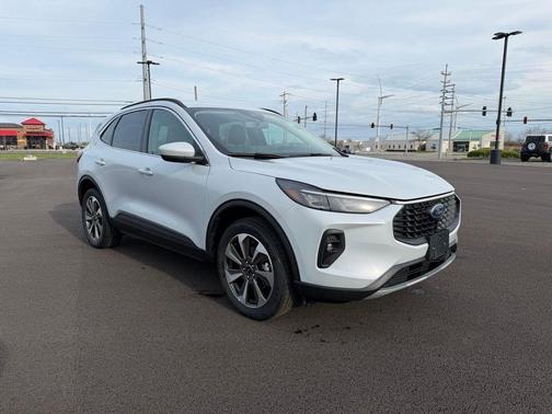 2025 Ford Escape Platinum