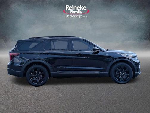 Agate Black Metallic 2023 Ford Explorer ST-Line
