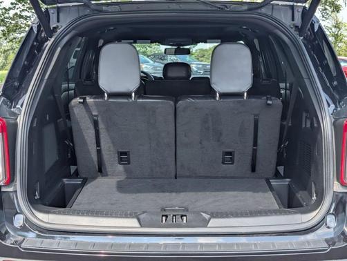 Agate Black Metallic 2023 Ford Explorer ST-Line