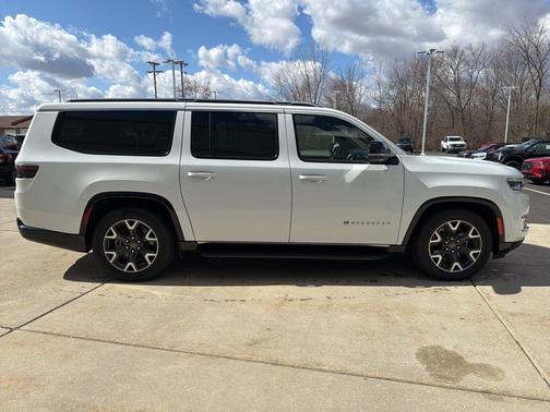 2024 Jeep Wagoneer L Series III