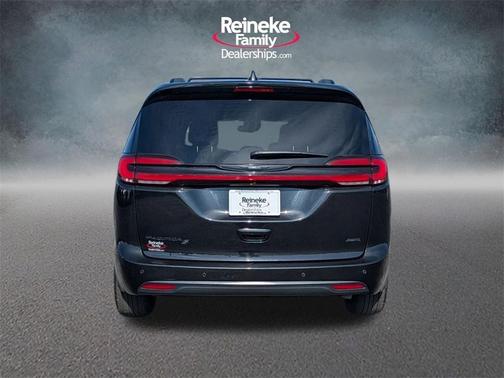 2021 Chrysler Pacifica Touring-L