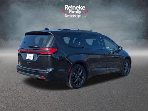 2021 Chrysler Pacifica Touring-L