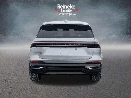 Silver Radiance Metallic 2026 Lincoln Nautilus Premiere