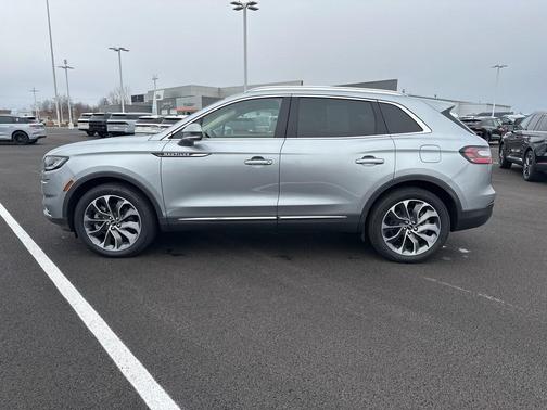 2021 Lincoln Nautilus Reserve