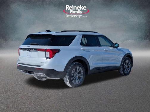 Space White Metallic 2026 Ford Explorer Active