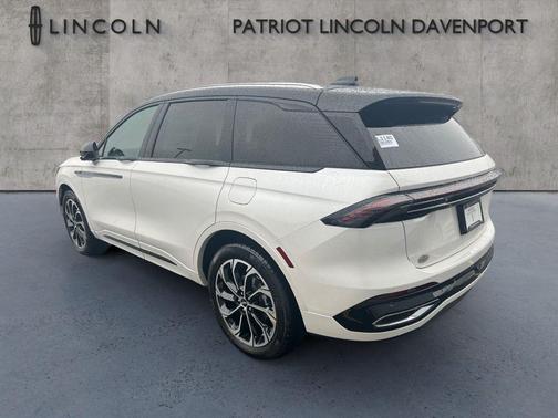 2025 Lincoln Nautilus Reserve