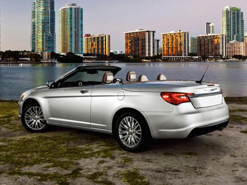 2013 Chrysler 200 Touring