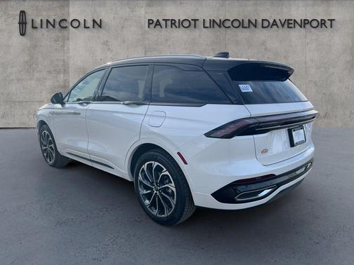 2025 Lincoln Nautilus Reserve