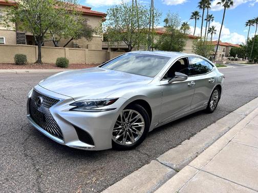 Photo 3 of 83 of 2018 Lexus LS 500h Base