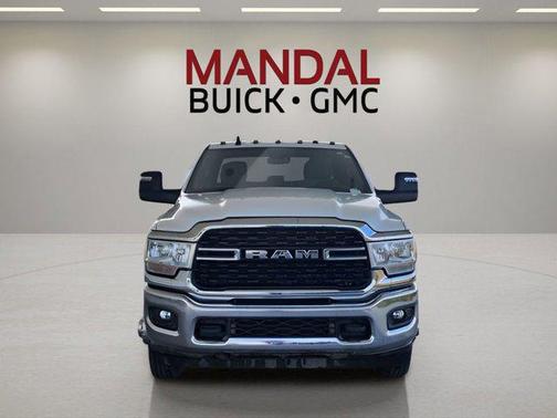 Bright White Clearcoat 2024 RAM 3500 Big Horn Crew Cab 4x4 8' Box