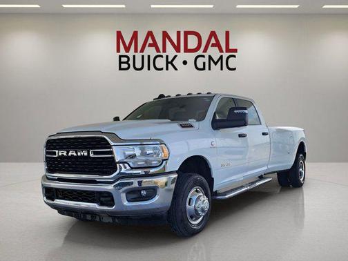 Bright White Clearcoat 2024 RAM 3500 Big Horn Crew Cab 4x4 8' Box