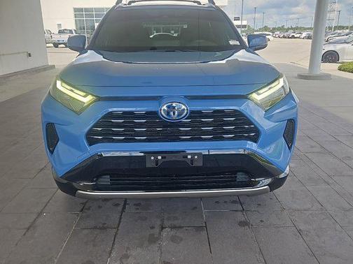 2022 Toyota RAV4 Hybrid SE