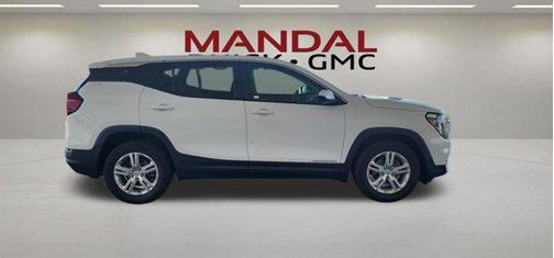 Summit White 2024 GMC Terrain SLE