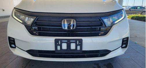 White 2024 Honda Odyssey Sport
