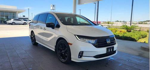White 2024 Honda Odyssey Sport