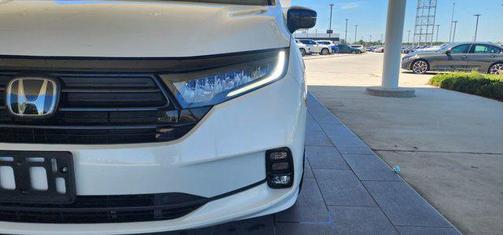 White 2024 Honda Odyssey Sport