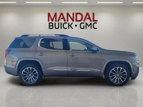 2022 GMC Acadia Denali