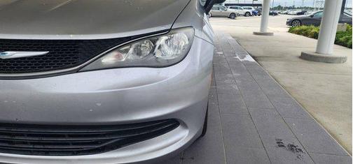 Billet Silver Metallic Clearcoat 2017 Chrysler Pacifica Touring
