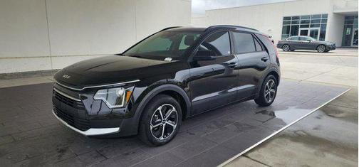 Aurora Black 2024 Kia Niro LX