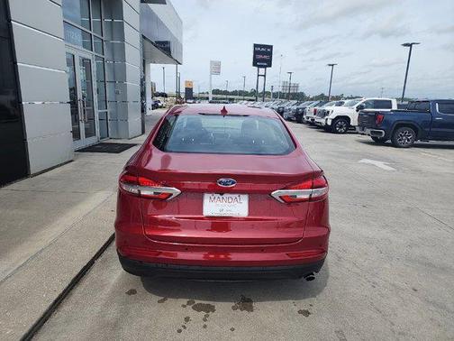 2020 Ford Fusion SE