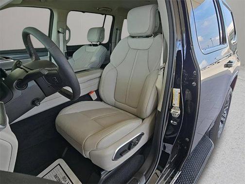 2024 Jeep Wagoneer Series II 4x2