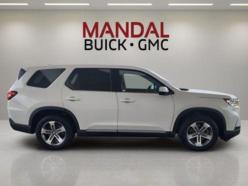 White 2025 Honda Pilot EX-L