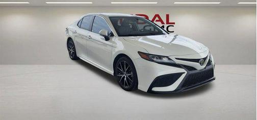 White 2022 Toyota Camry SE
