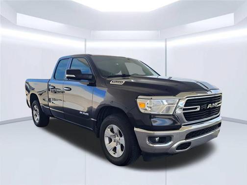 Diamond Black Crystal Pearlcoat 2020 RAM 1500 Big Horn/Lone Star