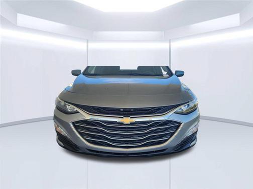 Sterling Gray Metallic 2024 Chevrolet Malibu FWD 1LT