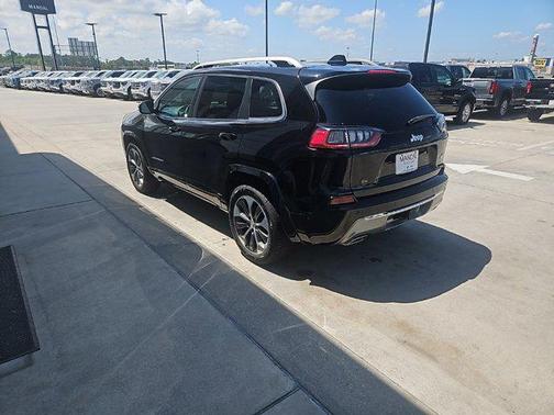 2019 Jeep Cherokee Overland
