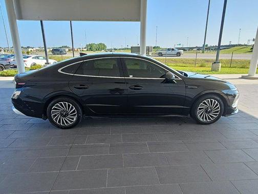 2024 Hyundai SONATA Hybrid Limited