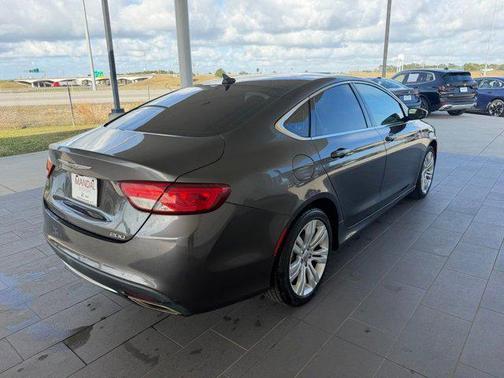 2016 Chrysler 200 Limited
