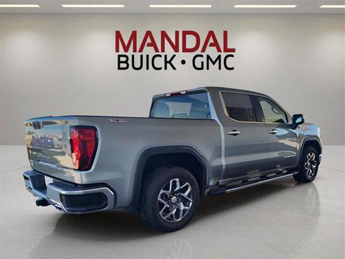 2025 GMC Sierra 1500 SLT