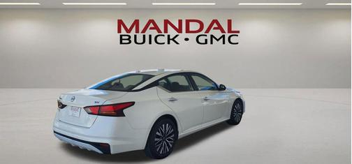 Pearl White Tricoat 2024 Nissan Altima 2.5 SV