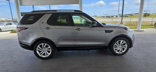 2020 Land Rover Discovery Landmark Edition