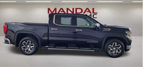 Onyx Black 2023 GMC Sierra 1500 SLT