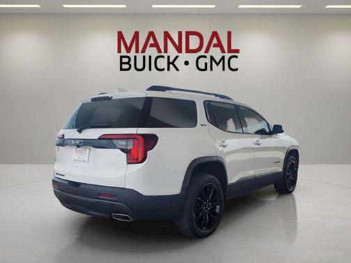 2023 GMC Acadia FWD SLT