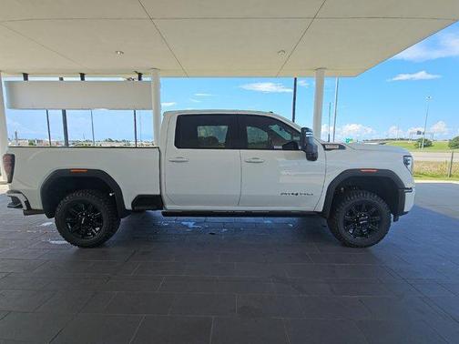 2024 GMC Sierra 2500 AT4