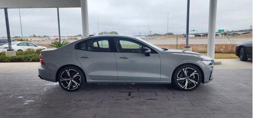 2024 Volvo S60 B5 Core Dark Theme