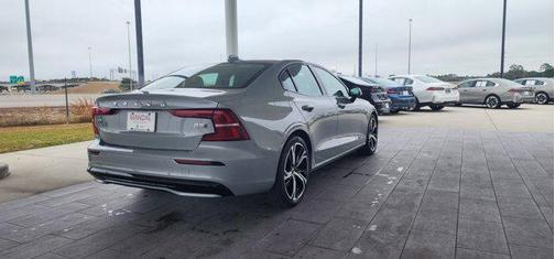 2024 Volvo S60 B5 Core Dark Theme