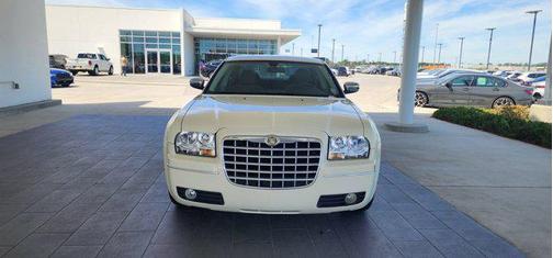Cool Vanilla 2010 Chrysler 300 Touring