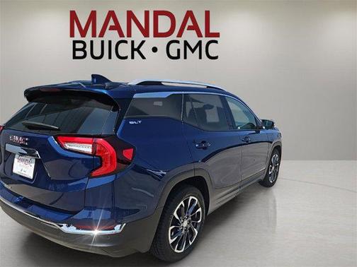 2022 GMC Terrain SLT
