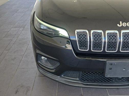 2022 Jeep Cherokee Latitude Lux