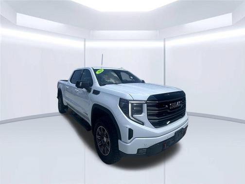 Summit White 2025 GMC Sierra 1500 AT4