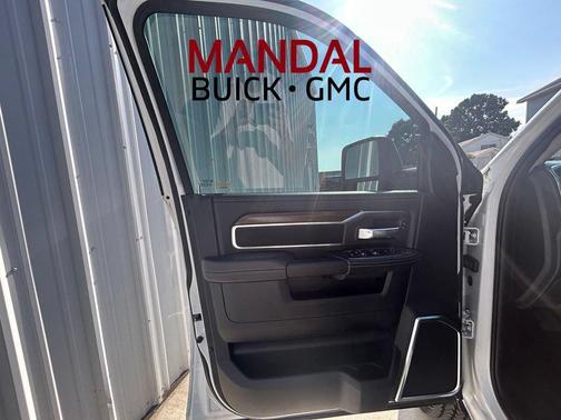 Summit White 2025 GMC Sierra 1500 AT4